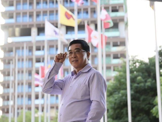 龍崗數位文化趙釣震董事長傾盡大藏之緣 完美複刻故宮典藏清康熙御製「龍藏經」