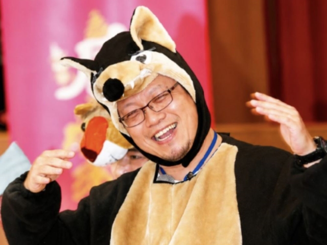 張晉賢為替病人看病   也為生命留一盞燈